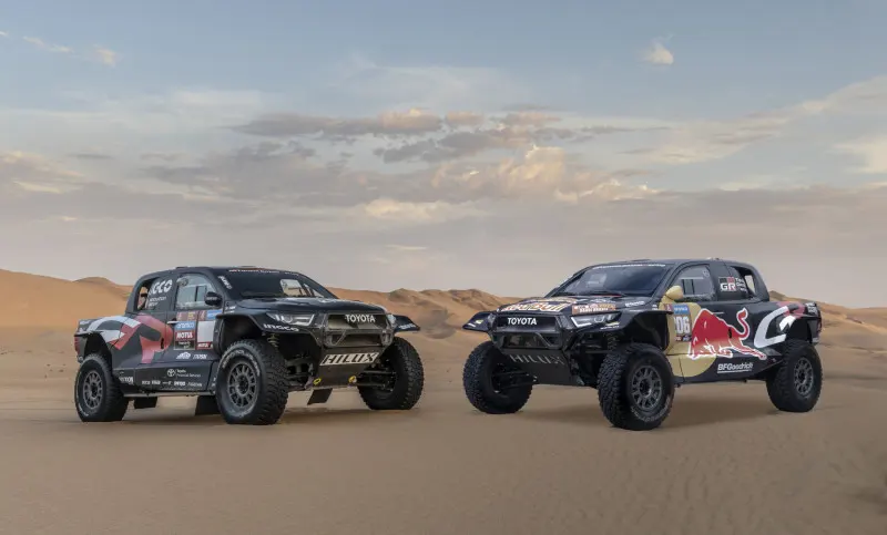 Pár nap múlva kezdetét veszi a Dakar Rally, amelyen a Toyota öt gyári csapattal méreti meg magát